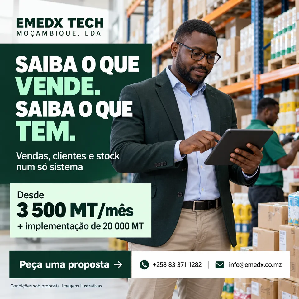 Gestor controla stock num armazém organizado